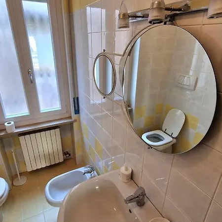 Center - View لاتيزي